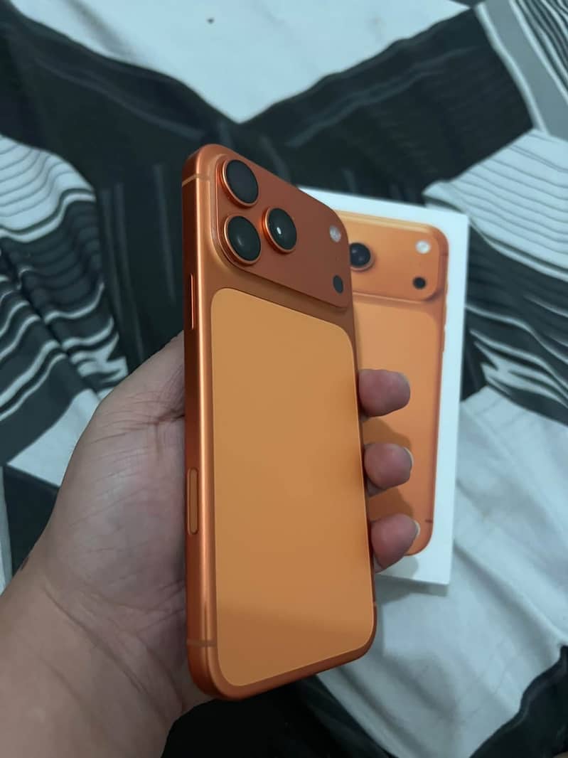 Apple iPhone 17 Pro Max 2
