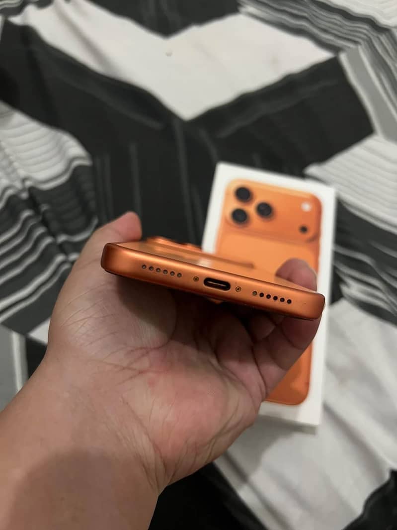 Apple iPhone 17 Pro Max 3