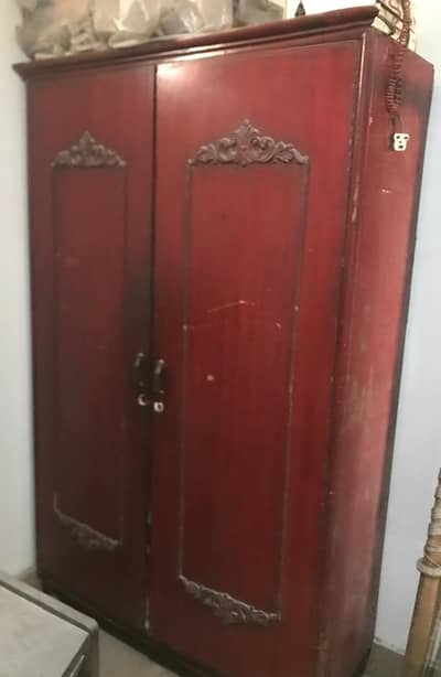 Wooden Almari size 4 by 6 foot