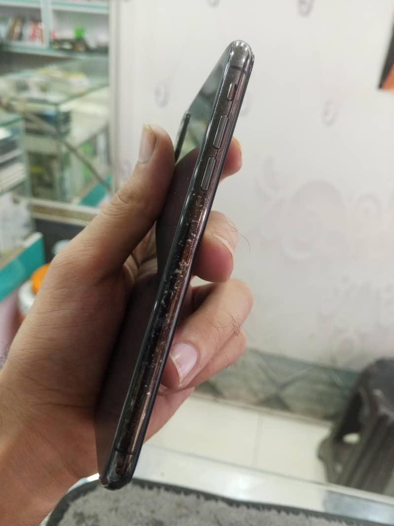 Apple iPhone X 2