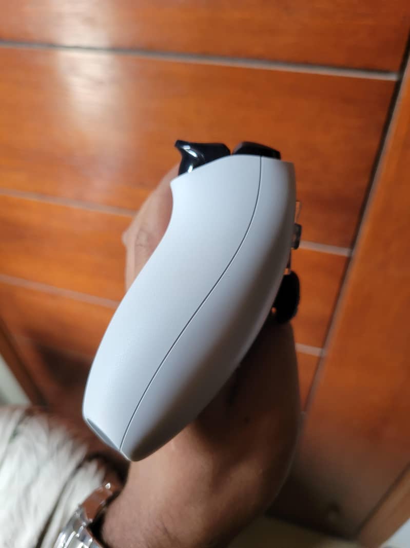 Original PS5 Controller 1