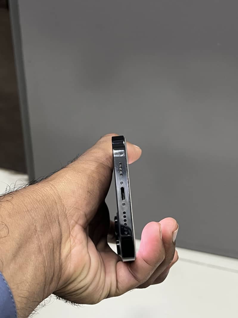 iPhone 14 Pro Max jv 7
