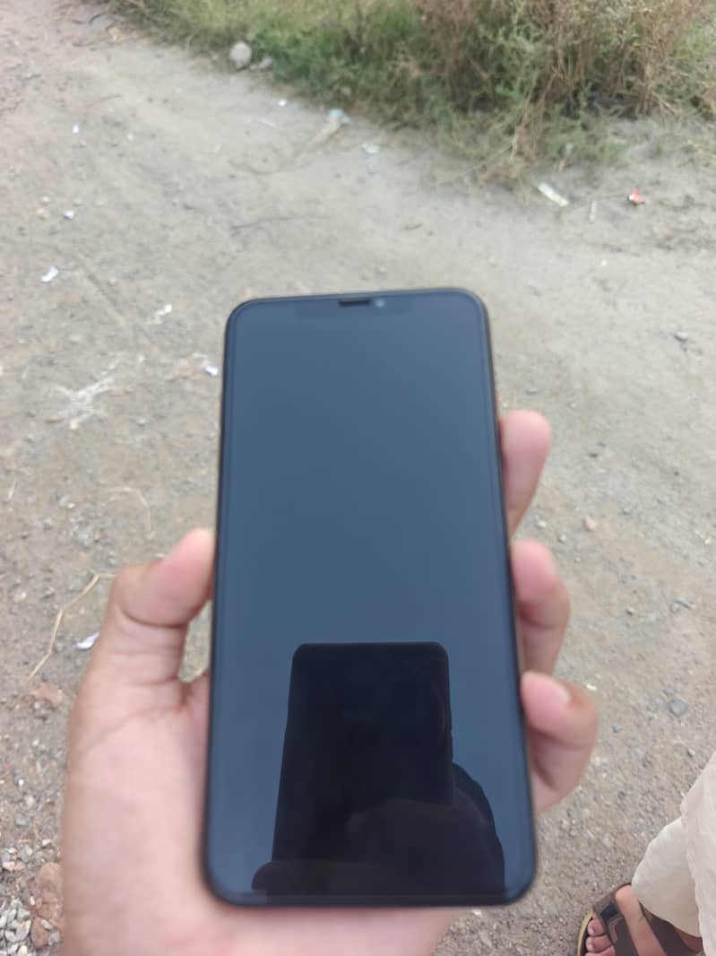 Apple iPhone XS Max 6