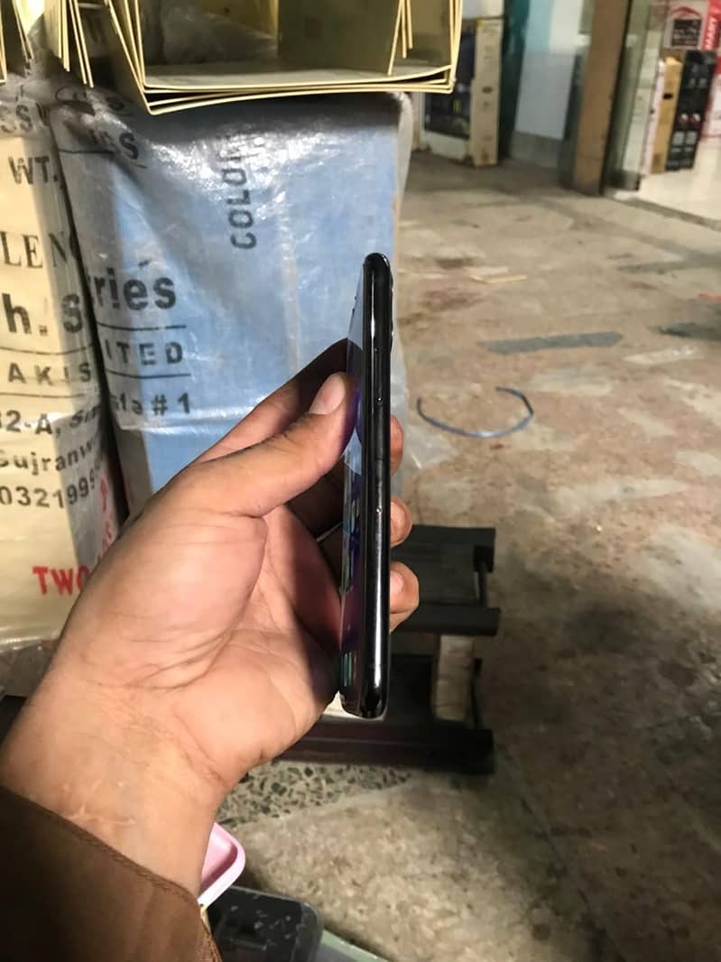 Apple iPhone 11 5