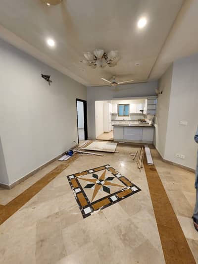 Reputed Building Spacious 3-Bedroom luxury Apartment Available for Sale on Investor Price F-11 Islamabad. s