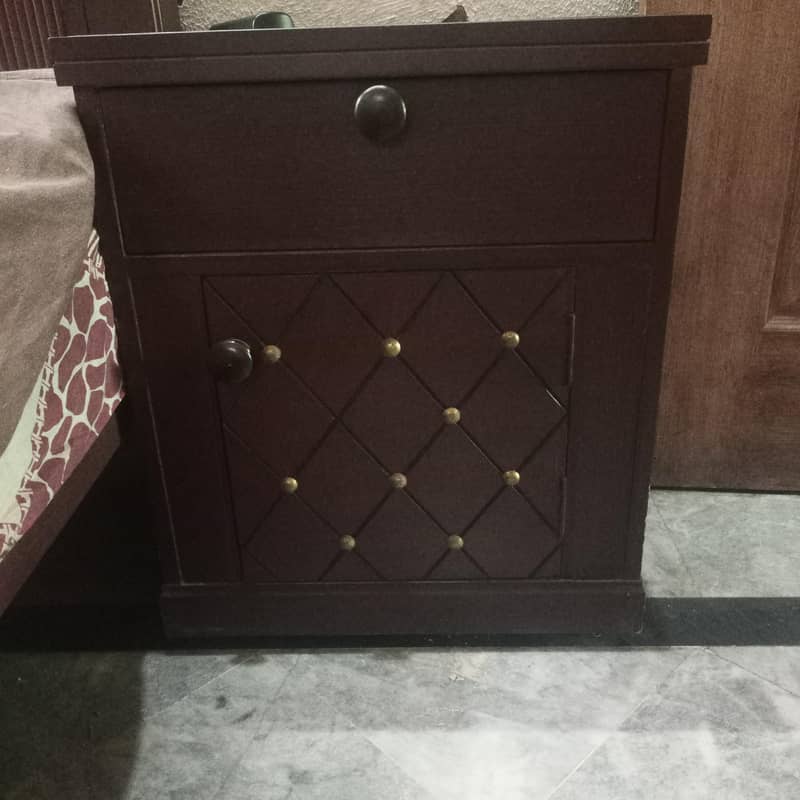 Double bed with side tables 1