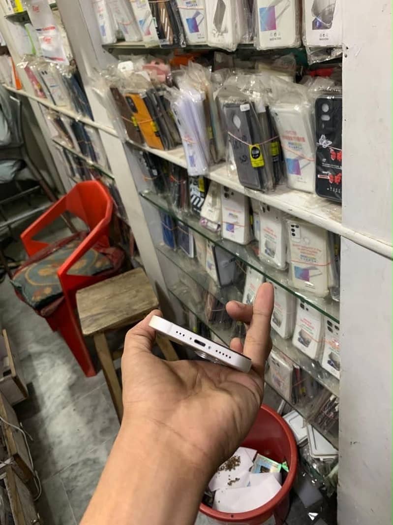 Apple iPhone 13 3