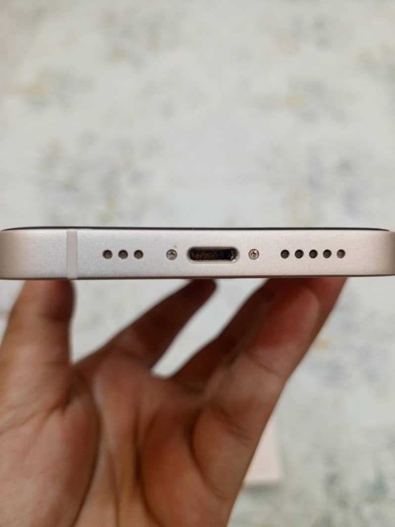 Apple iPhone 13 2