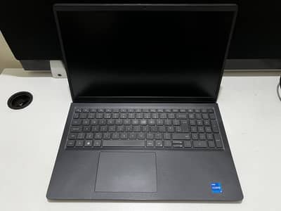 Dell Vostro 3520