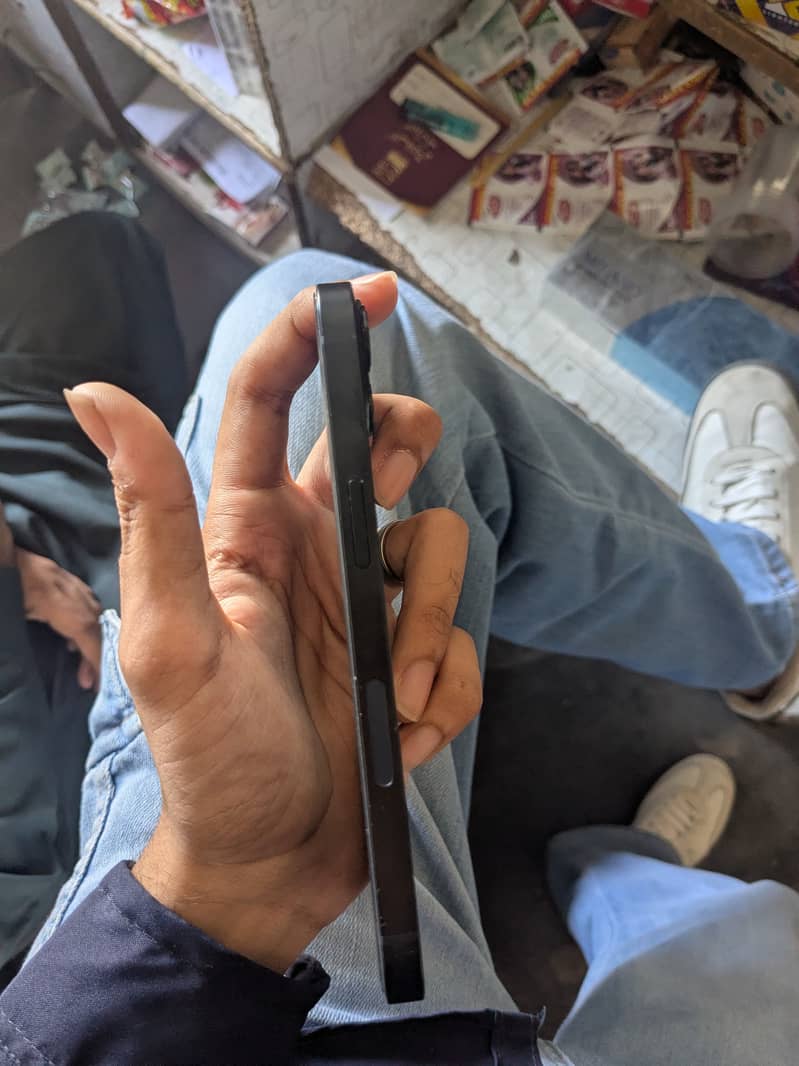 Apple iPhone 13 1