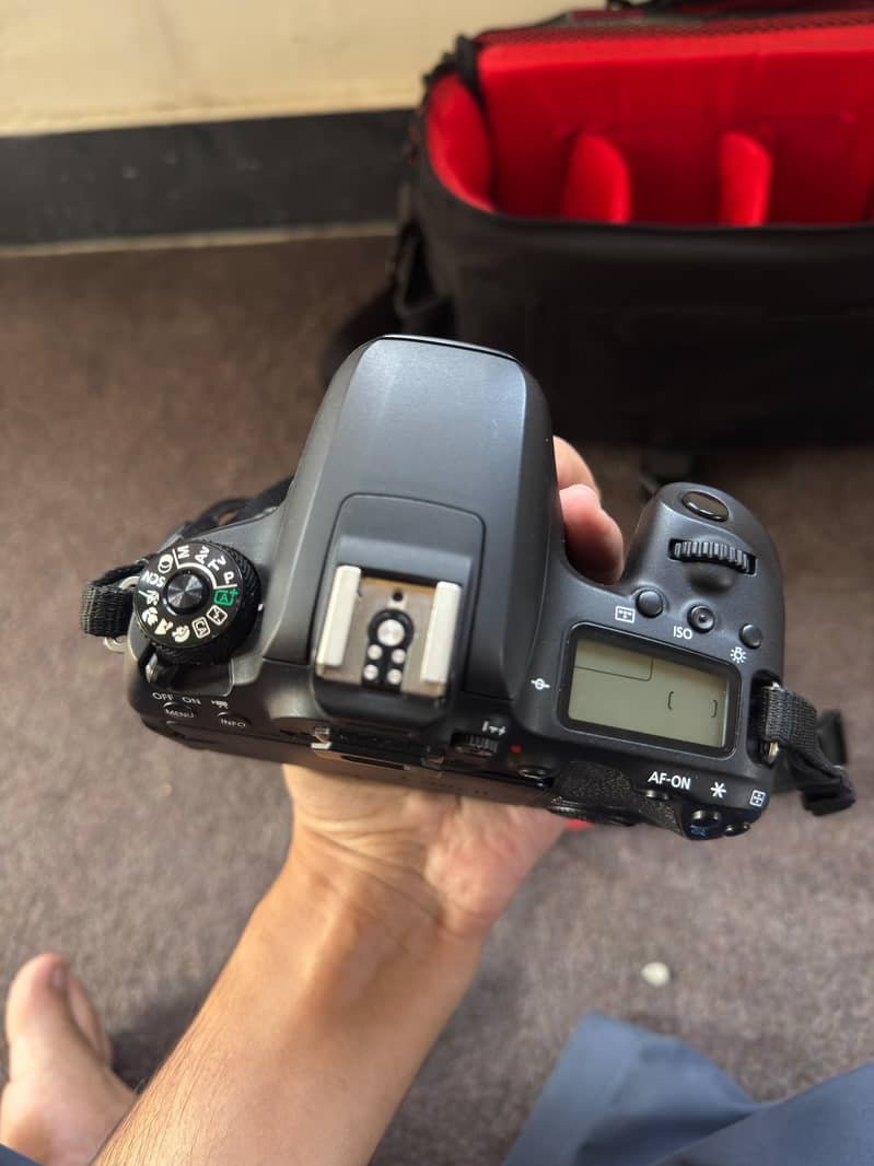 Canon Eos 77d Camera 0