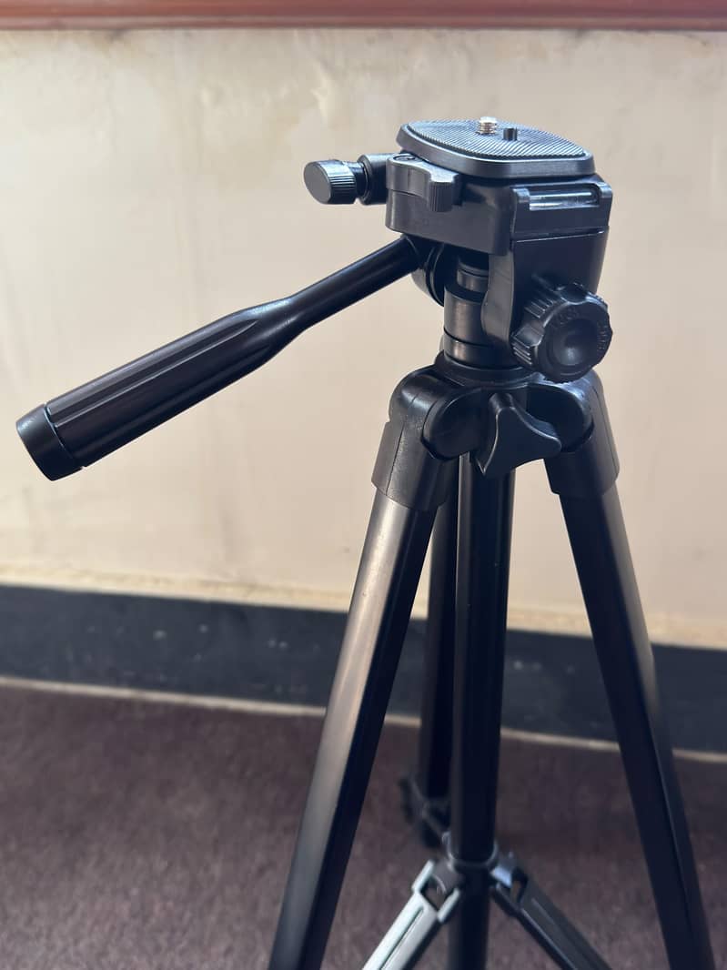 Canon Eos 77d Camera 12