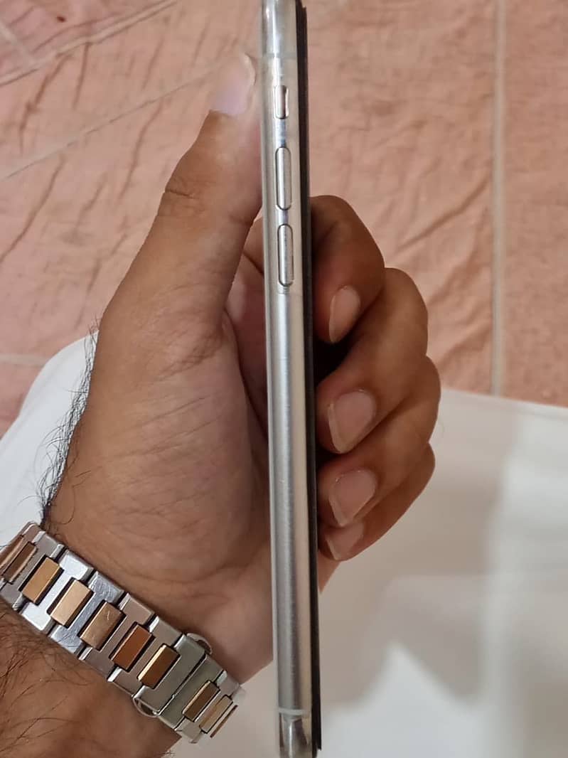 Apple iPhone X 3