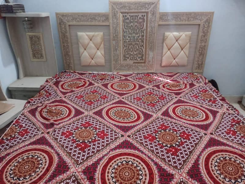 bed set with 2 side table 2