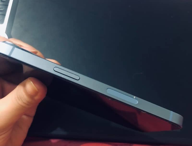 Apple iPhone 14 3