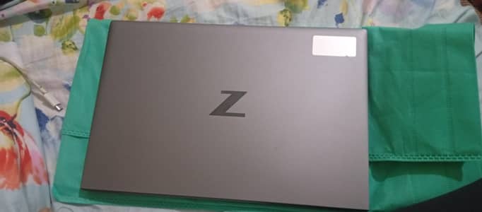 Hp Zbook Firefly G8  workstation 11 generation 4 256 ssd