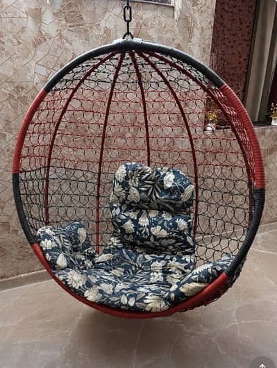 Beautiful Swing for Sale – Excellent Condition