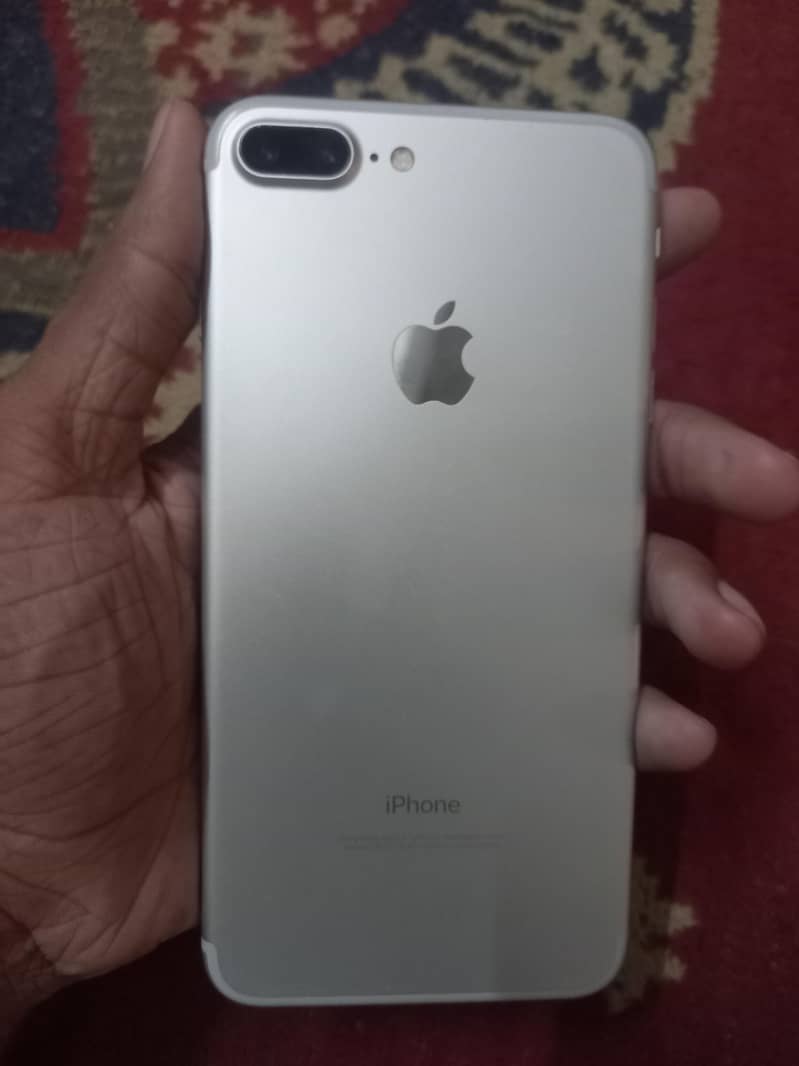 Apple iPhone 7 Plus 1