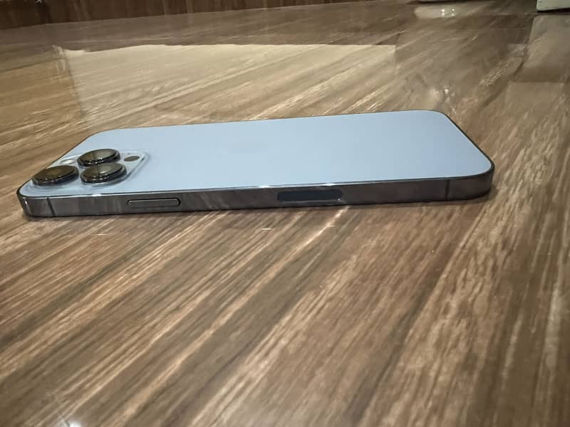 Apple iPhone 13 Pro Max 2