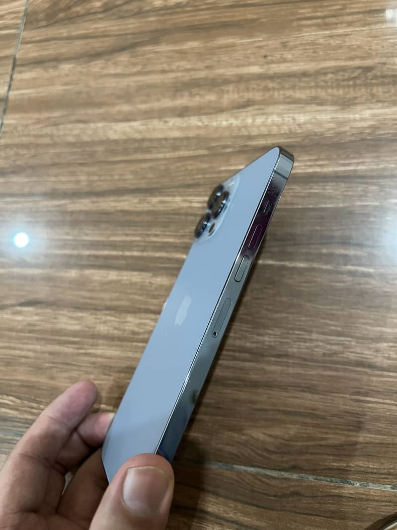 Apple iPhone 13 Pro Max 5