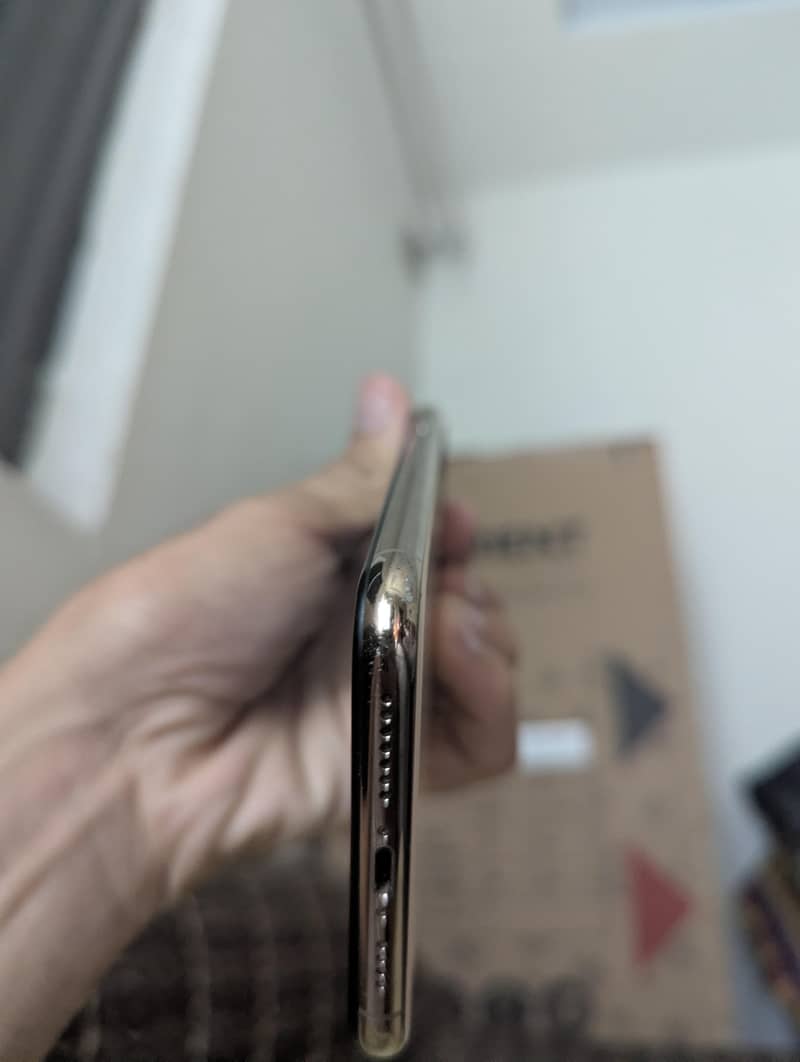 Apple iPhone 11 Pro Max 3