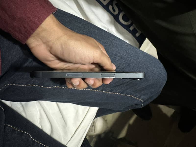 Apple iPhone 13 jv 4