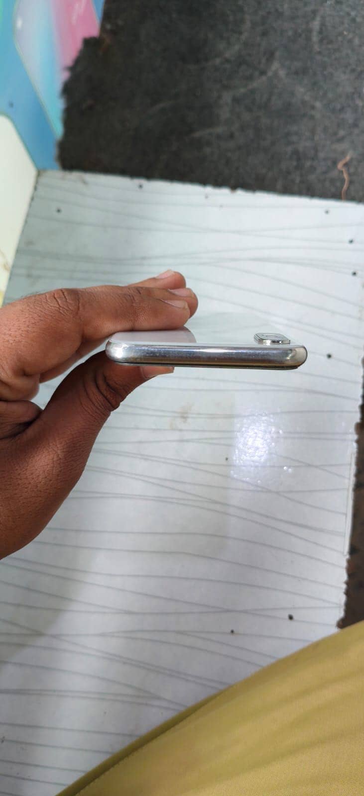 Apple iPhone X 4