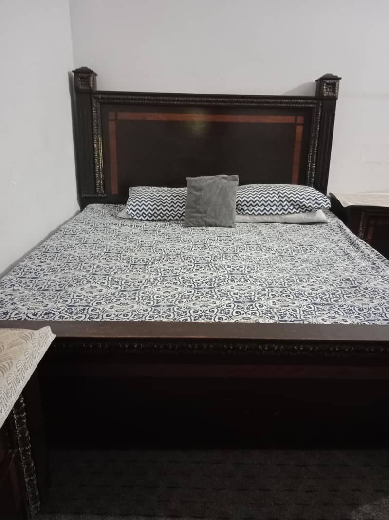 Bed with mattress 1