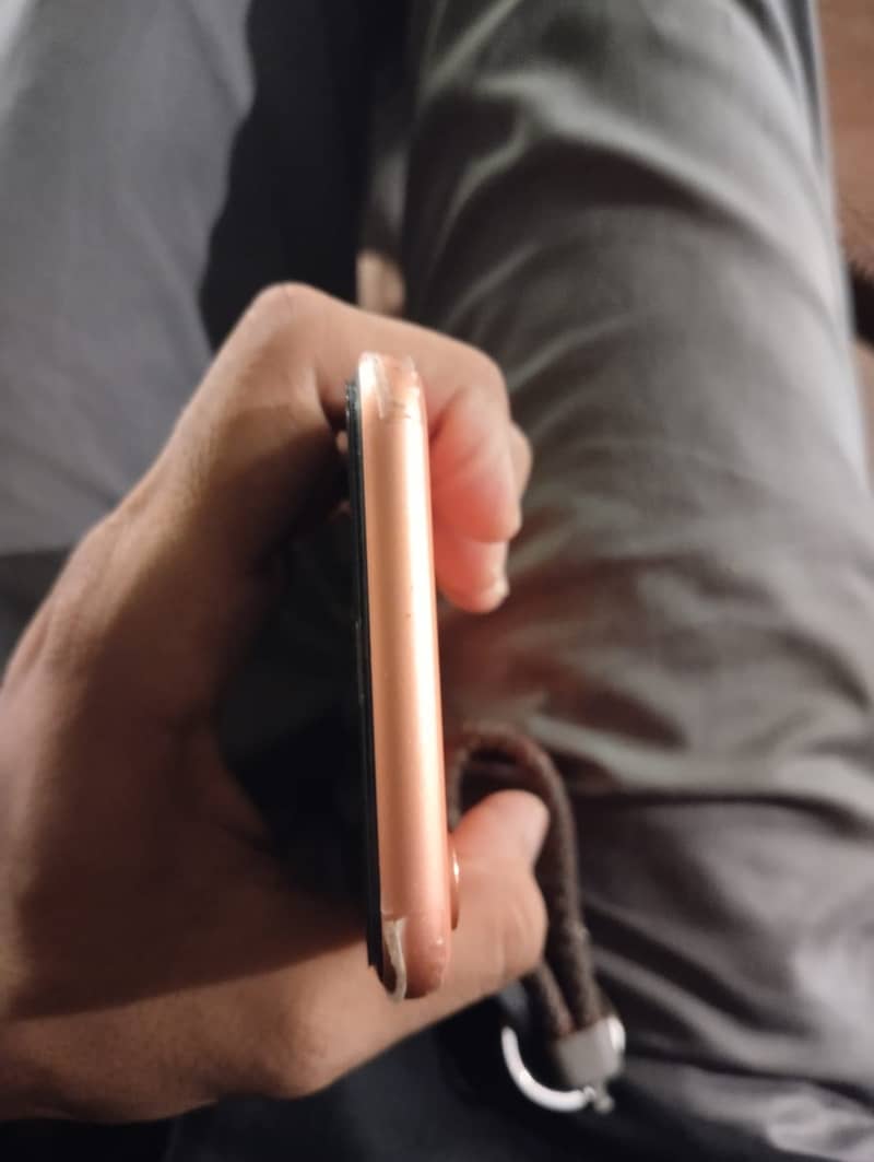 Apple iPhone XR 6