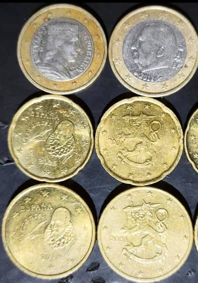 8 euro € coins