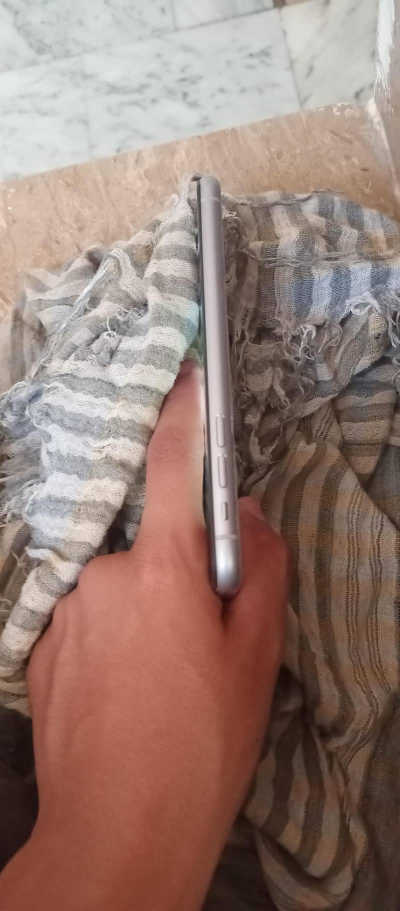 Apple iPhone 11 3