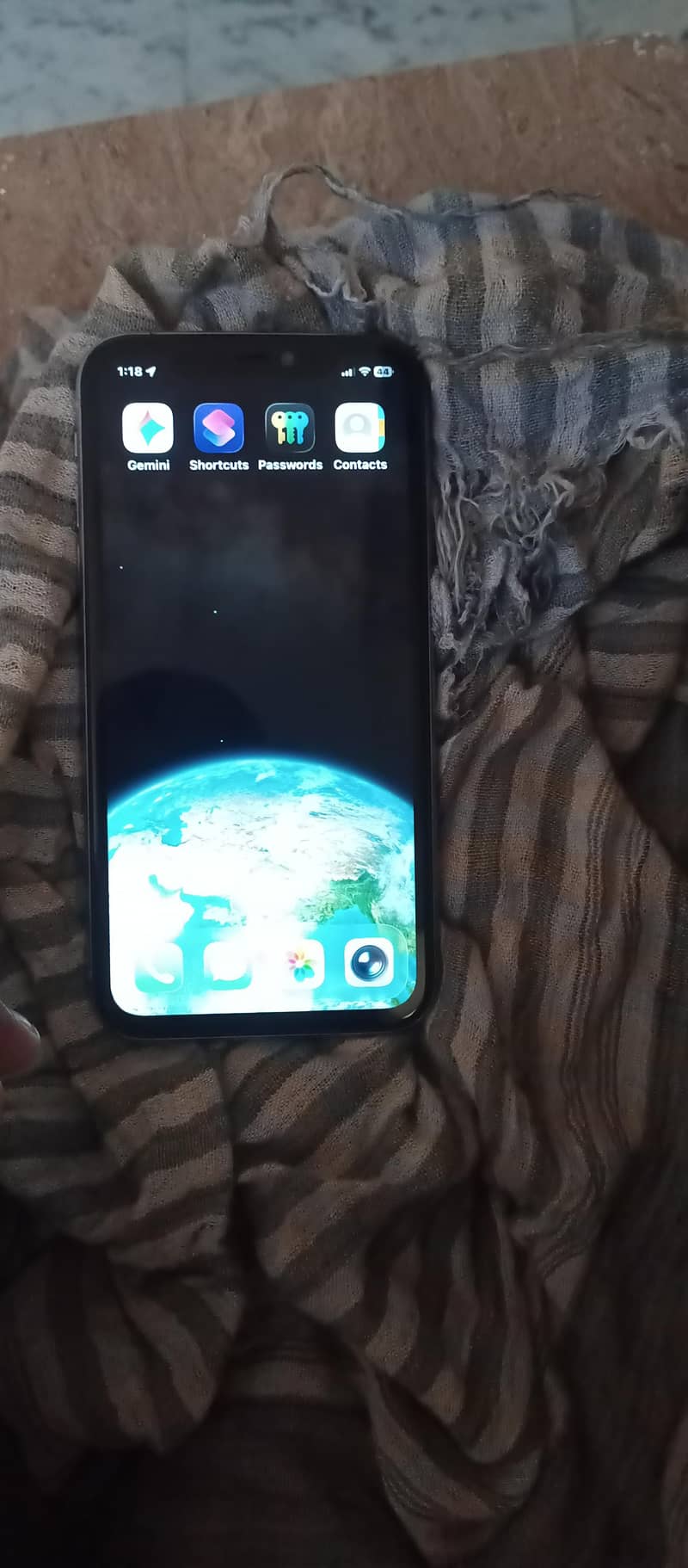 Apple iPhone 11 4