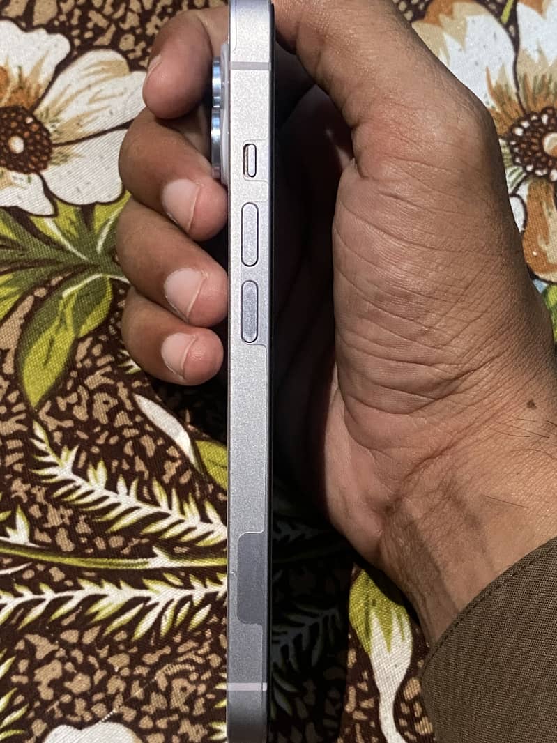Apple iPhone 14 4