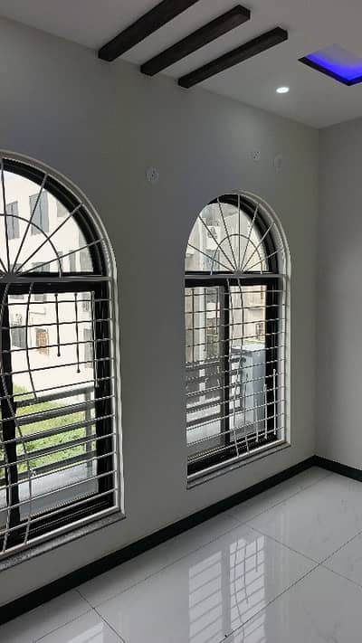 5 Marla Beautiful Full House Available For Rent In Etihad Town Phase 1