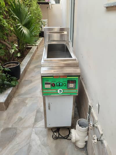 Used Commercial Deep Fryer – Stainless Steel | Excellent Condition