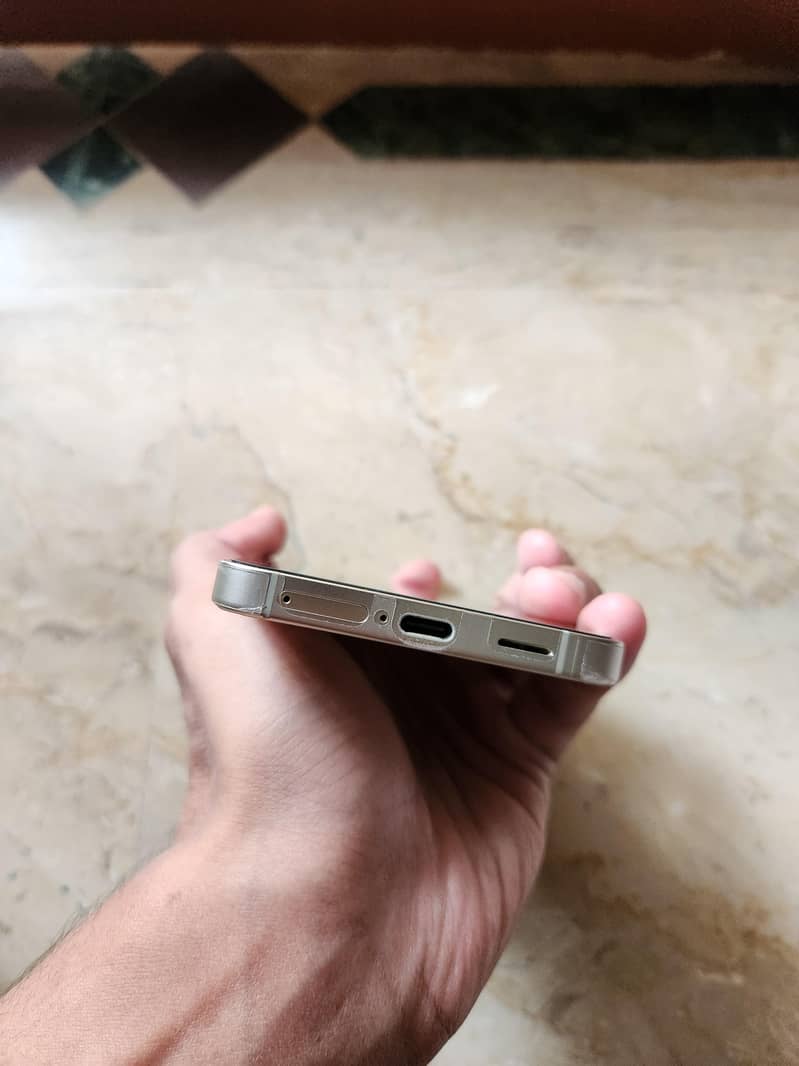 Samsung S24 3