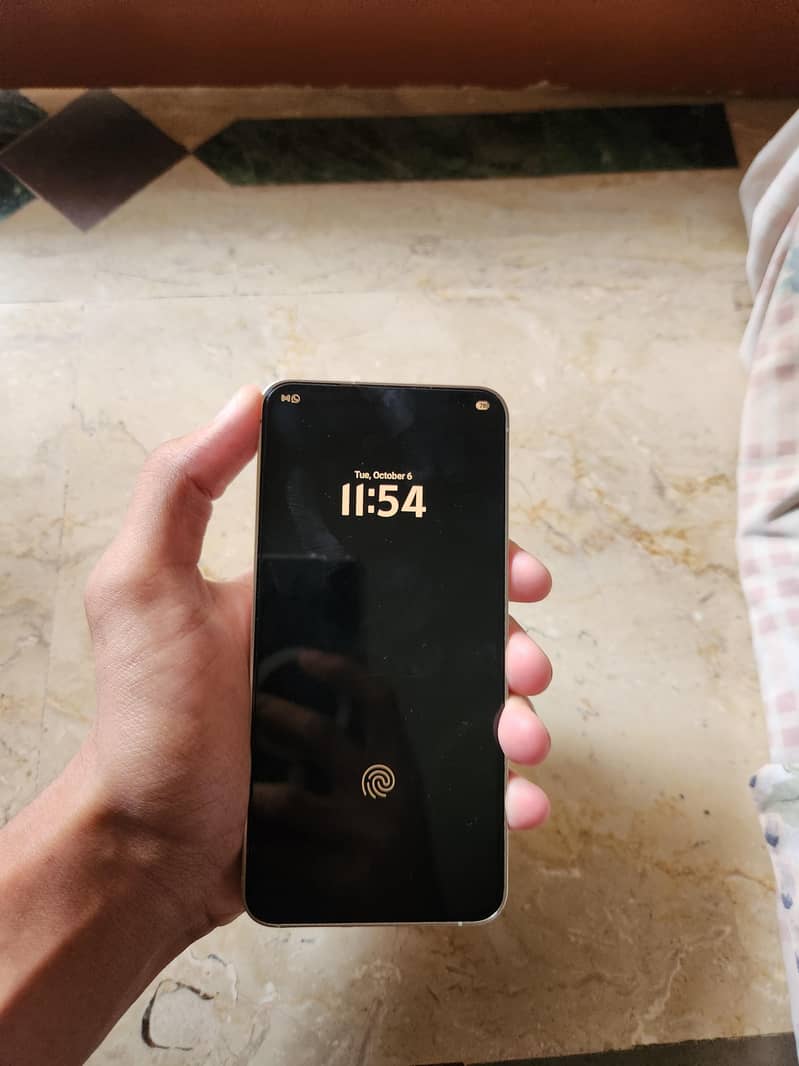 Samsung S24 7