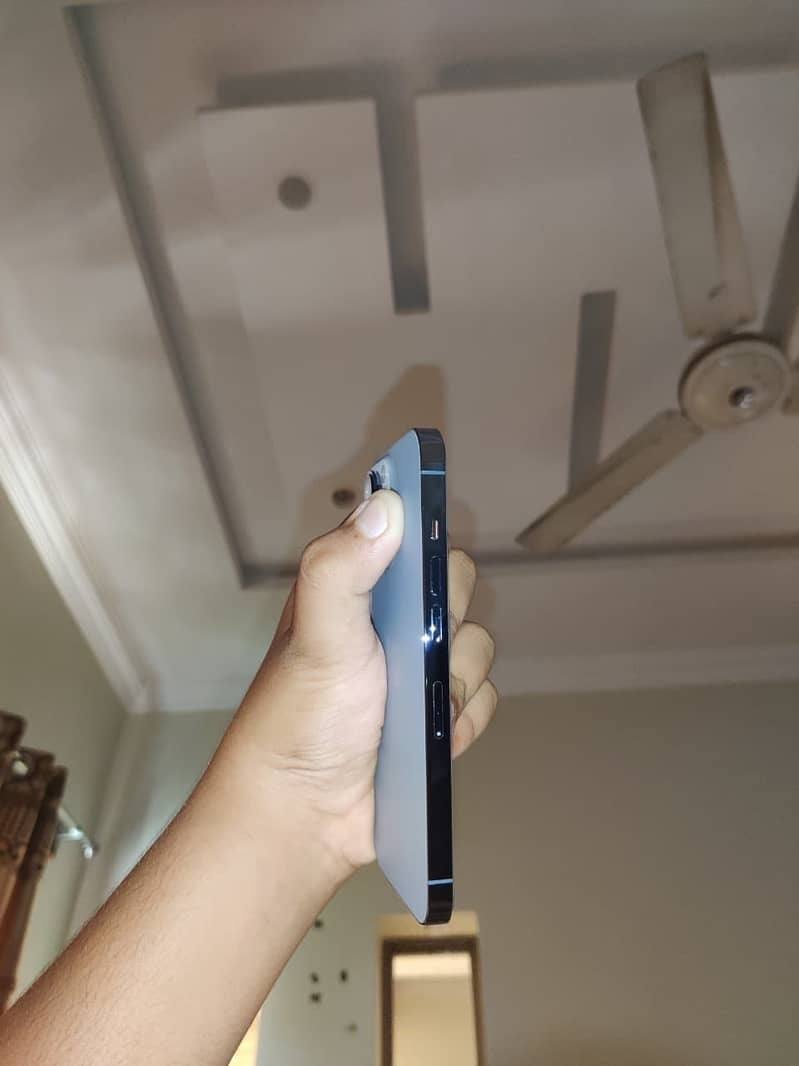 Apple iPhone 13 Pro 2