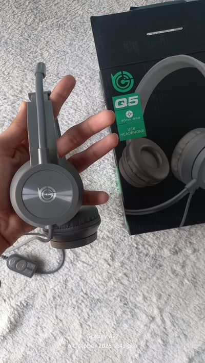 Used TUCCI Q5 USB Headphones