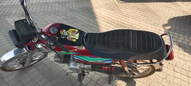 All parts original one hand 2019 model  7t condition all clear