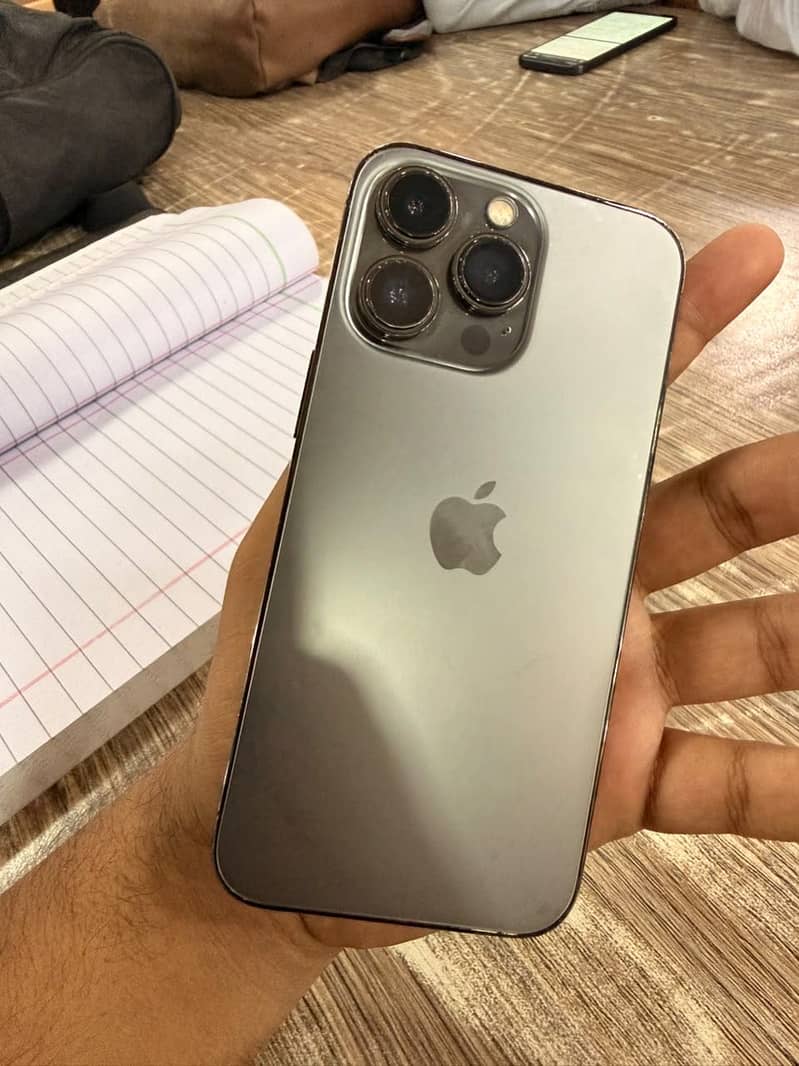 Apple iPhone 13 Pro 4