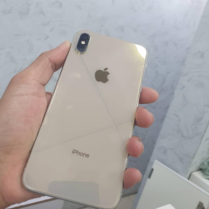 Apple iPhone XS Max 5