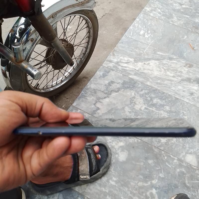 Honor 8C 2
