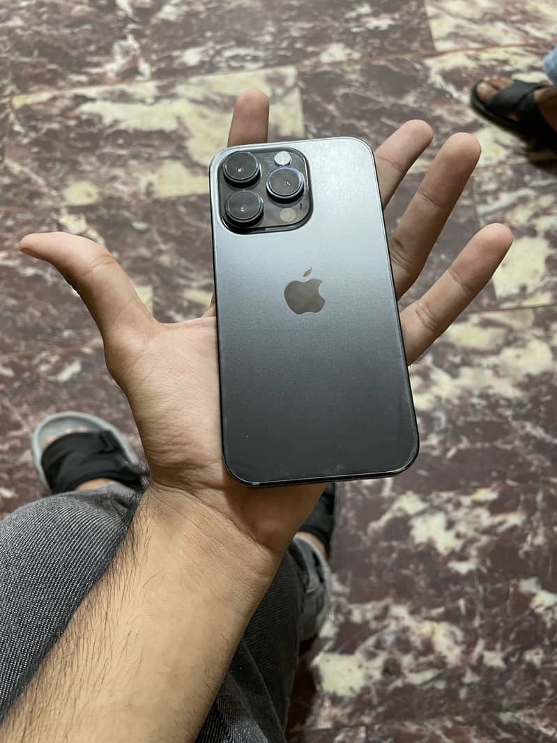 Apple iPhone 14 Pro 0