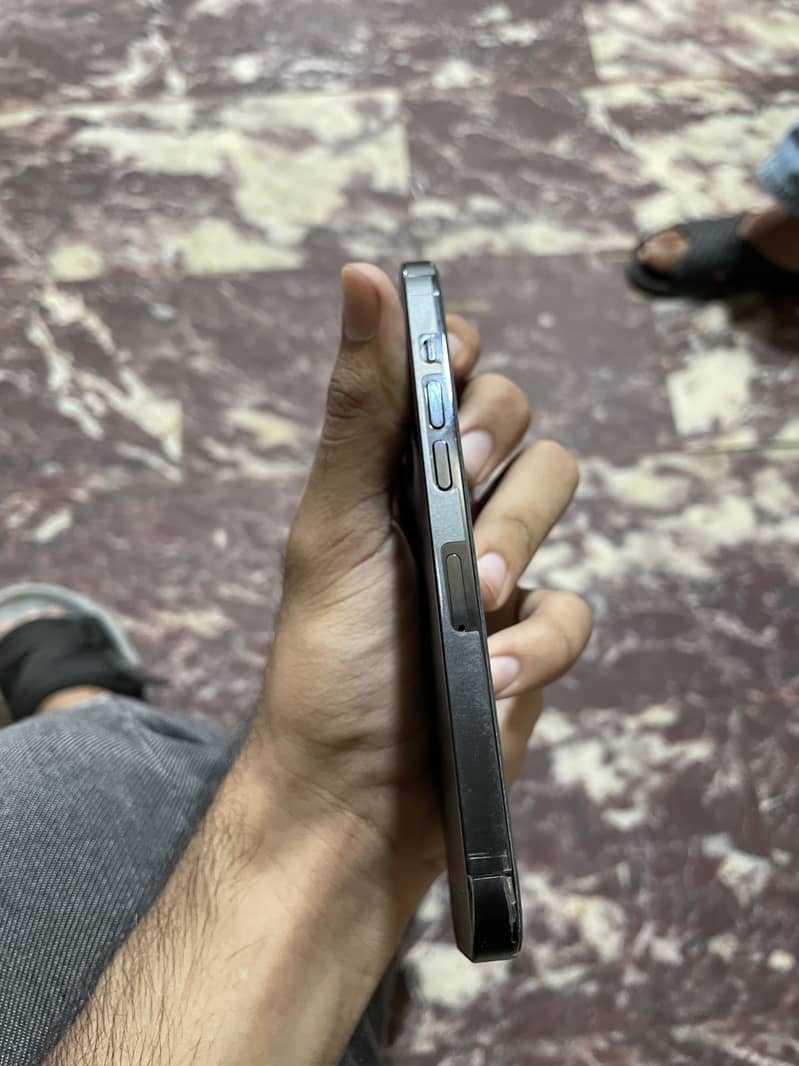 Apple iPhone 14 Pro 2