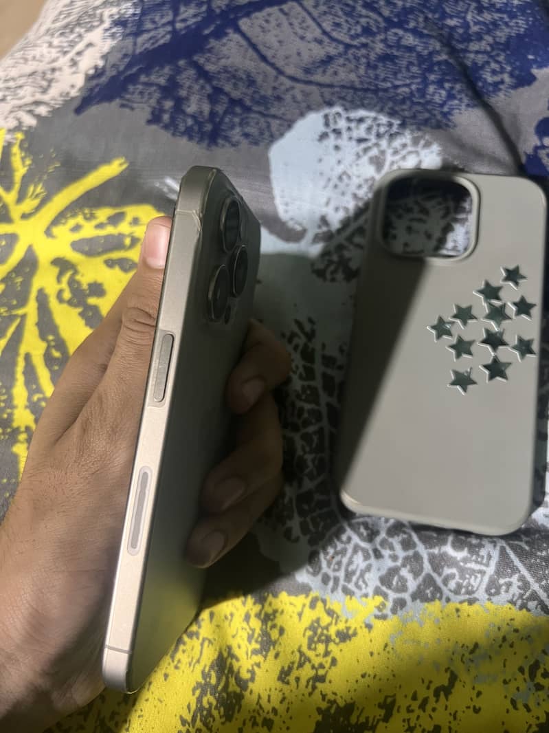 Apple iPhone 15 Pro 2