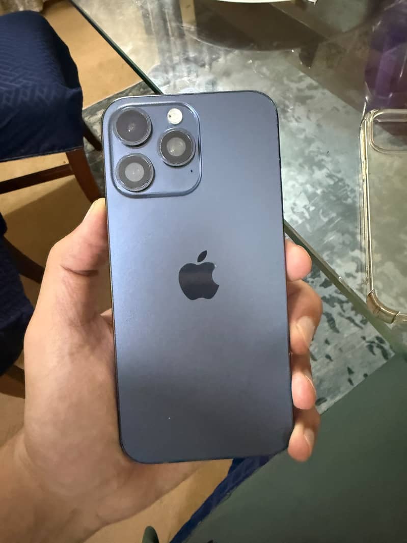 Apple iPhone 15 Pro Max 0