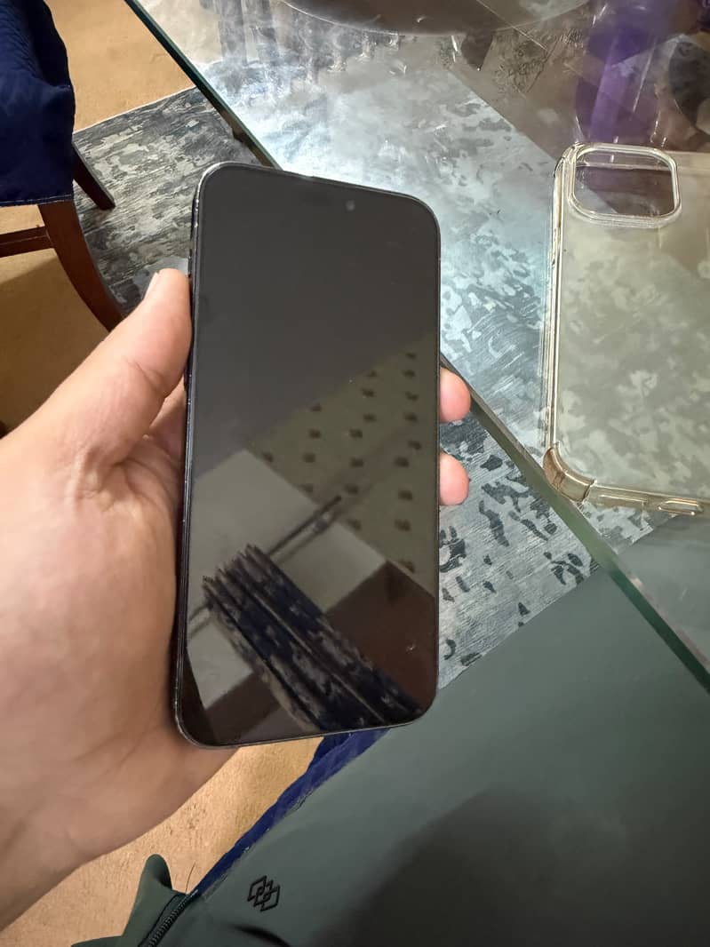 Apple iPhone 15 Pro Max 3