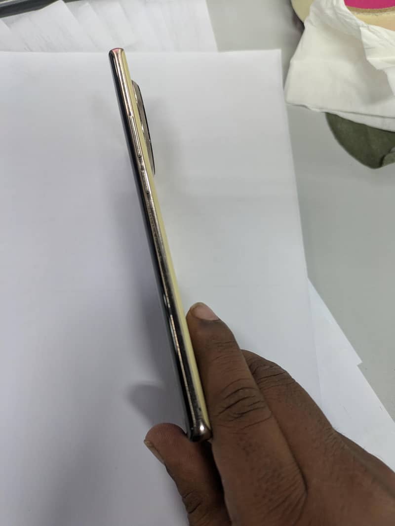 Tecno CAMON 30S 5