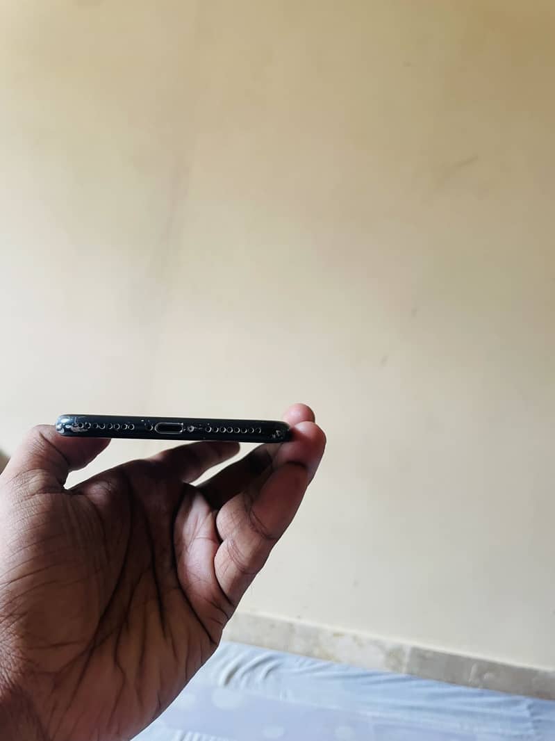 Apple iPhone 7 Plus 1